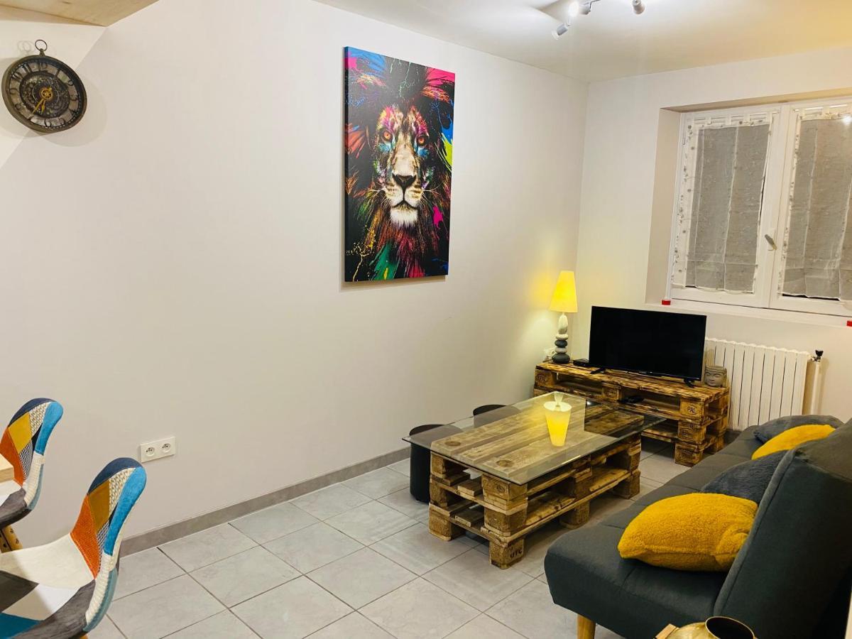 Studio 40M2 Plein Pied Avec Parking Jussac ภายนอก รูปภาพ